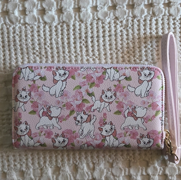 Disney Aristocrats Marie Floral Pink Wristlet Wallet - Picture 2 of 6